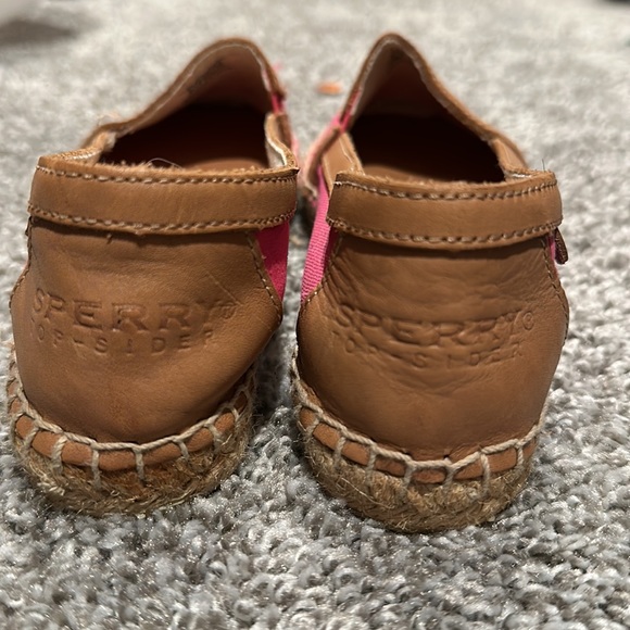 New pink Sperry Top-siders. Size 6 - Picture 5 of 7